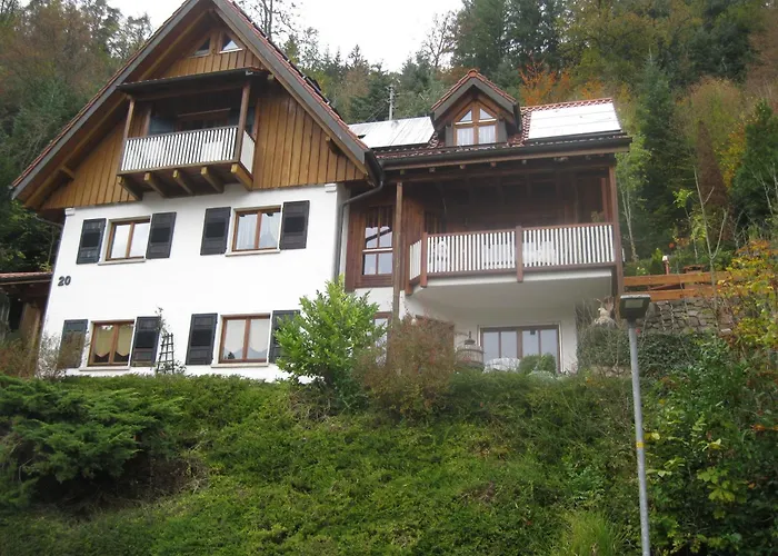 Urlaub mit Blick auf Schiltachs Fachwerkhäuser